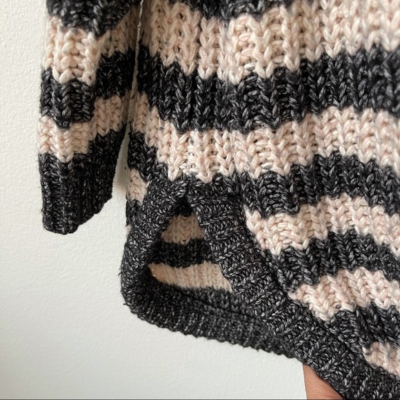 VICTORIA SECRET Wool Alpaca Blend Chunky Sweater - Picture 6 of 8